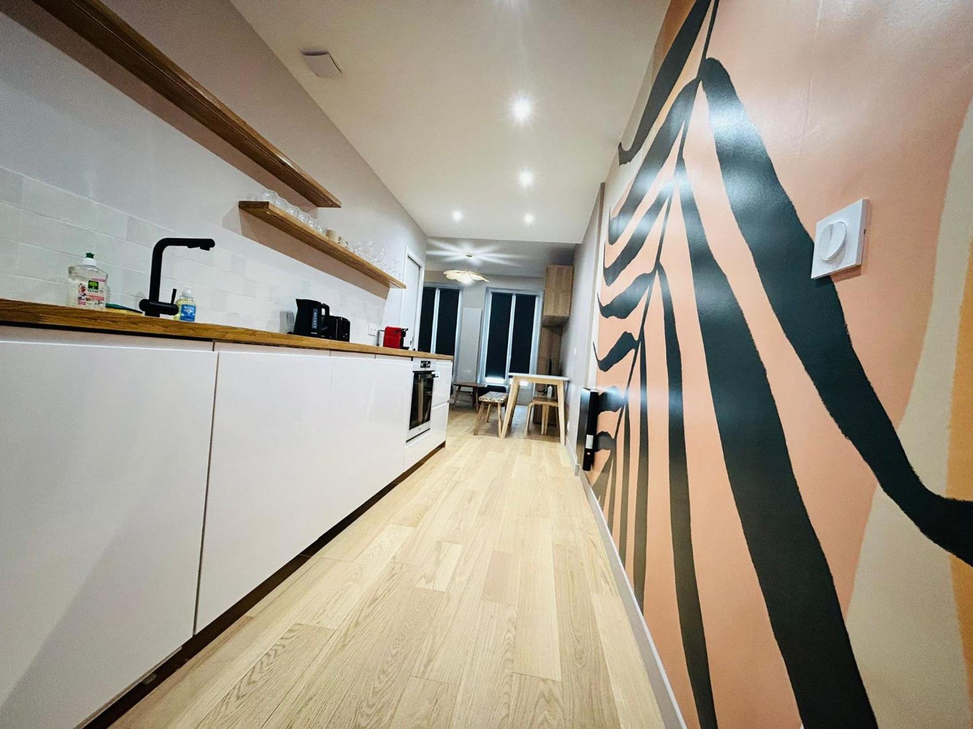 Enghien - New Fully Furnished Apartment *