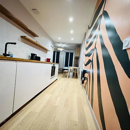 Enghien - New Fully Furnished Appartamento *