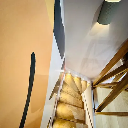 Enghien - New Fully Furnished Appartamento