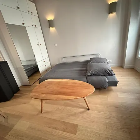 Enghien - New Fully Furnished Parigi
